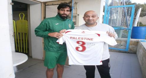 "صخرة فلسطين" يتحدث ليلا كورة عن.. حلم التتويج بأمم آسيا.. والاحتراف في أوروبا